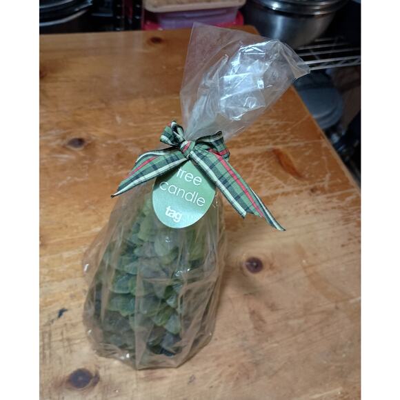 Tag X-Large Crooked Chunky Leaf Christmas Holiday Tree Candle Green 11″H x 5.5″D - Picture 3 of 4